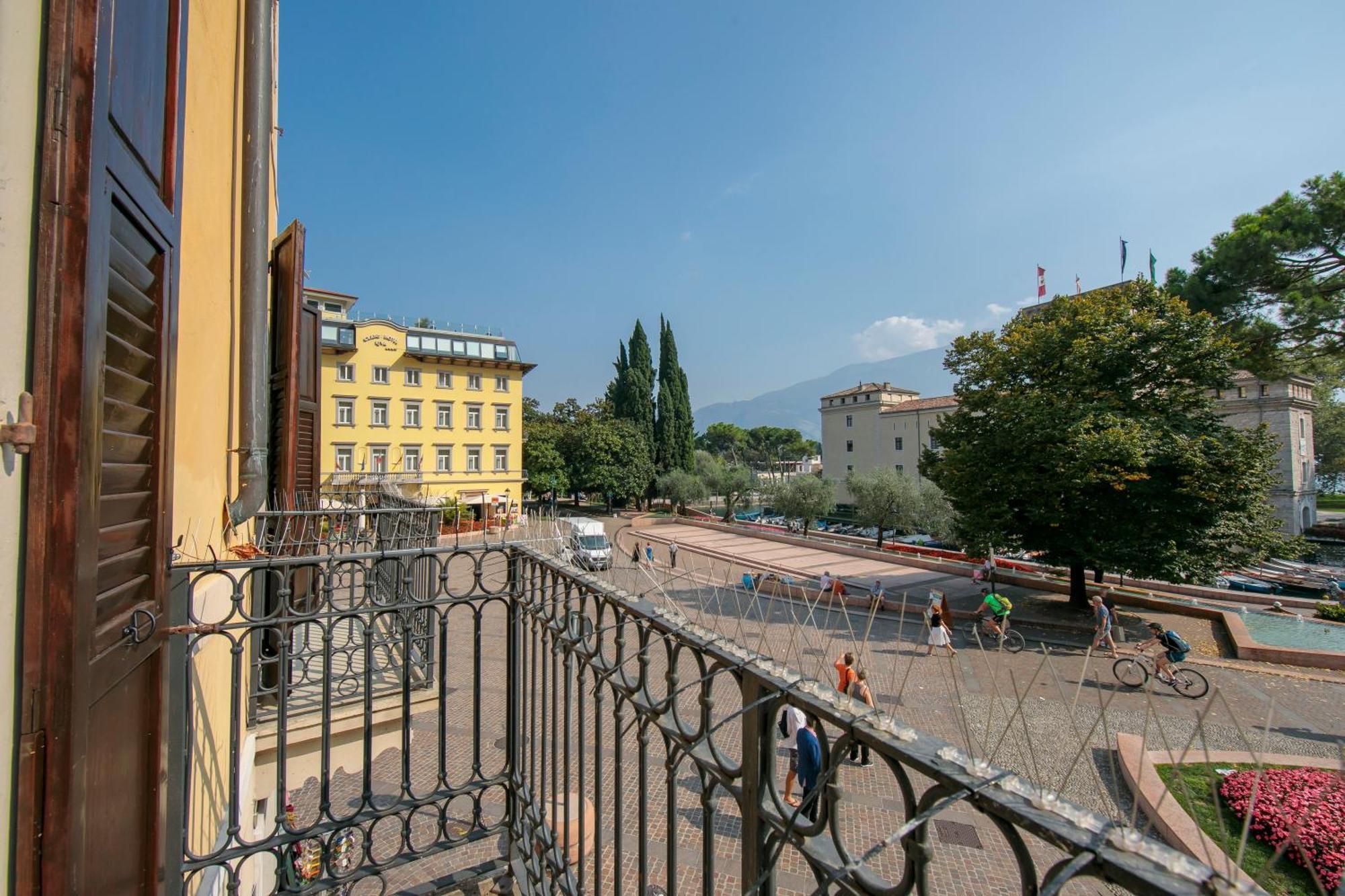 Residenza Rocca Del Lago - Happy Rentals Riva del Garda Exterior photo