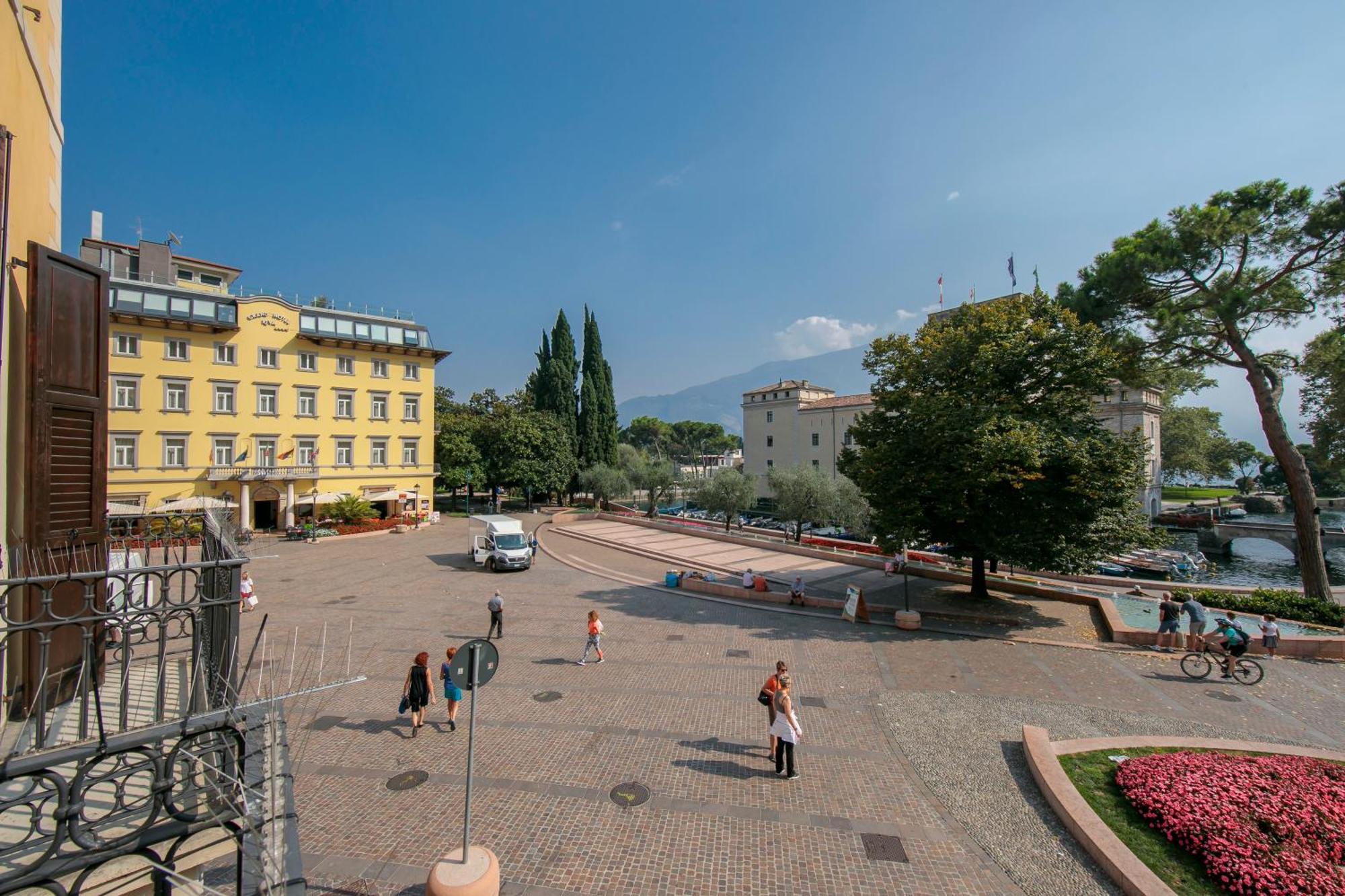 Residenza Rocca Del Lago - Happy Rentals Riva del Garda Exterior photo